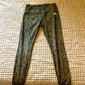 Med Under Armor Snakeskin Leggings